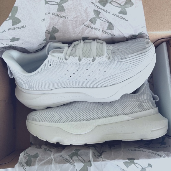Under Armour Other - NIB Under Armour Infinite Pro Hovr Sneakers